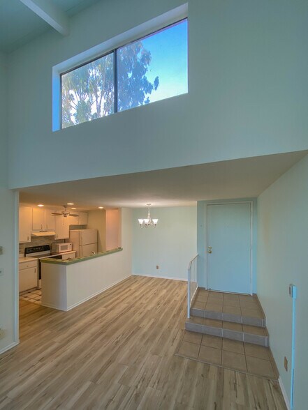 Building Photo - 4900 Overland Ave