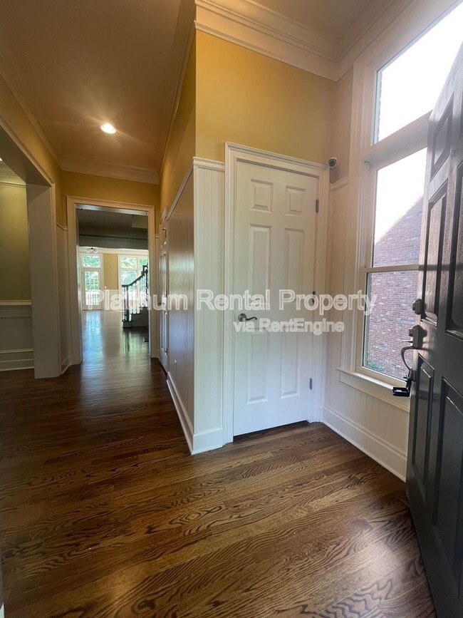 Building Photo - 1460 Wembley Ct NE