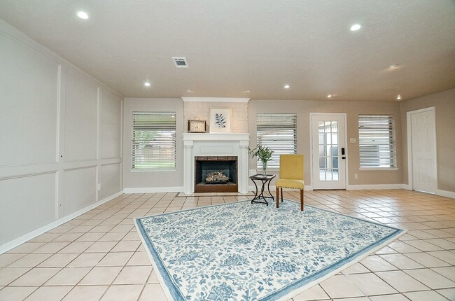 Building Photo - 2407 Sugar Mill Dr