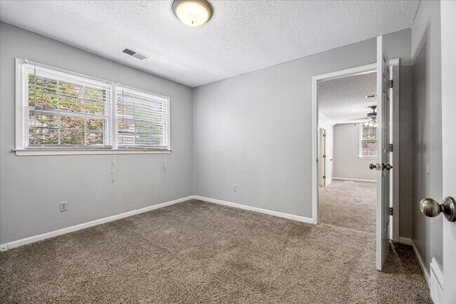 Building Photo - 2836 Baytown Cove