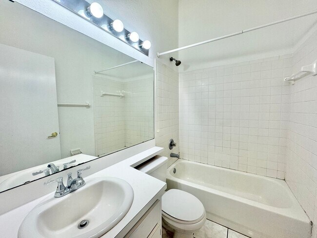 Building Photo - 3511 Majesty Loop