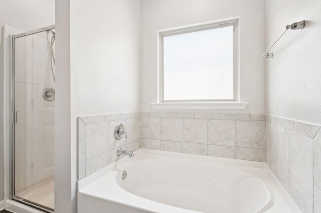 Building Photo - 4-Bed, 2-Bath Home in Slidell – Move-In Re...