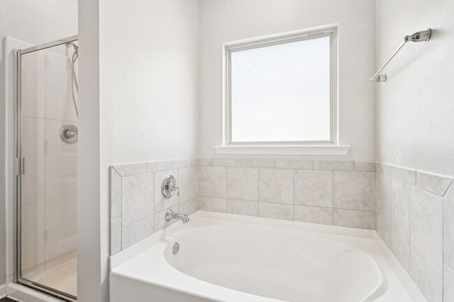 Building Photo - Move-In Special! 4-Bed, 2-Bath Home in Sli...