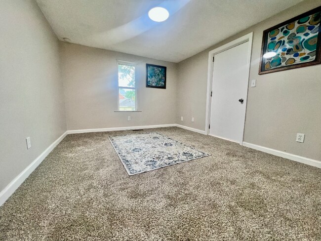 Building Photo - 5950 Jessup Rd