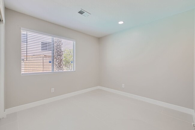 Building Photo - 7836 Calico Flower Ave