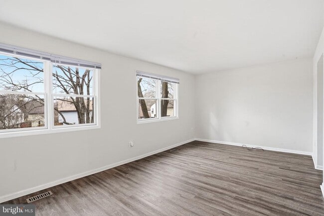 Building Photo - 1623 New Windsor Ct