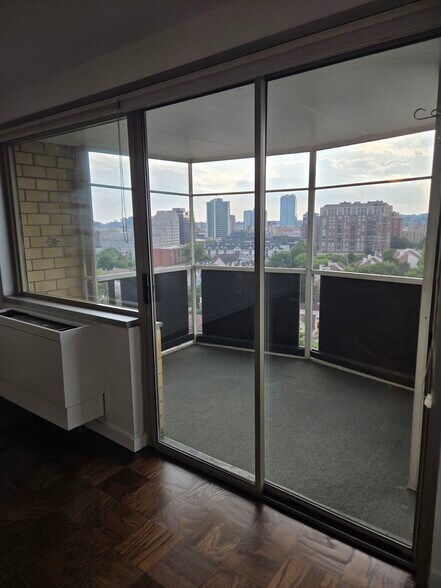Building Photo - 50 Glenbrook Rd
