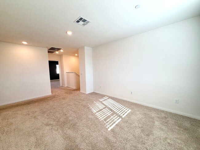 Building Photo - Solar Powered 4 Bedroom 3.5 Bath Sagewood Home with Private Casita & 3 Car Garage