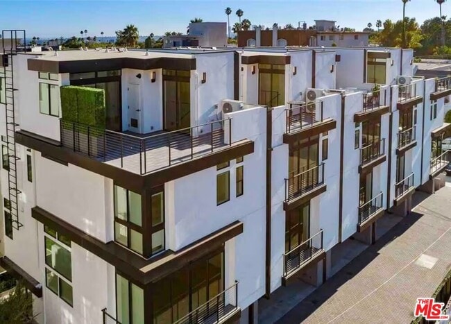 Building Photo - 7584 W Skye Way
