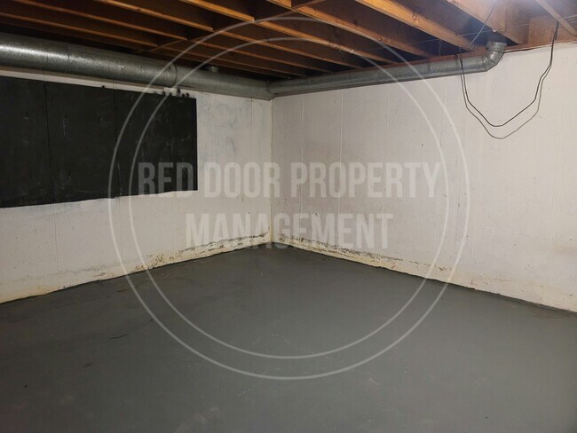 Building Photo - 1332 Farmstead St