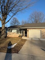 Building Photo - 520 S Kensington Dr