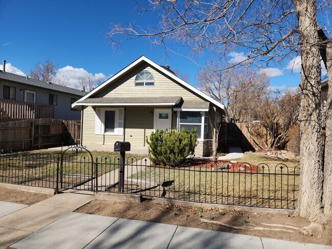 Primary Photo - Wood Ave. Downtown Charmer! All Remodeled.