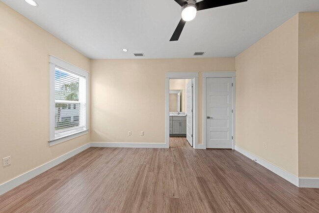 Building Photo - 340 Bluefish Dr