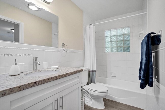 Building Photo - 2106 NE 16th Ave