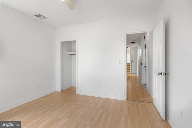 Building Photo - 3001 W Girard Ave