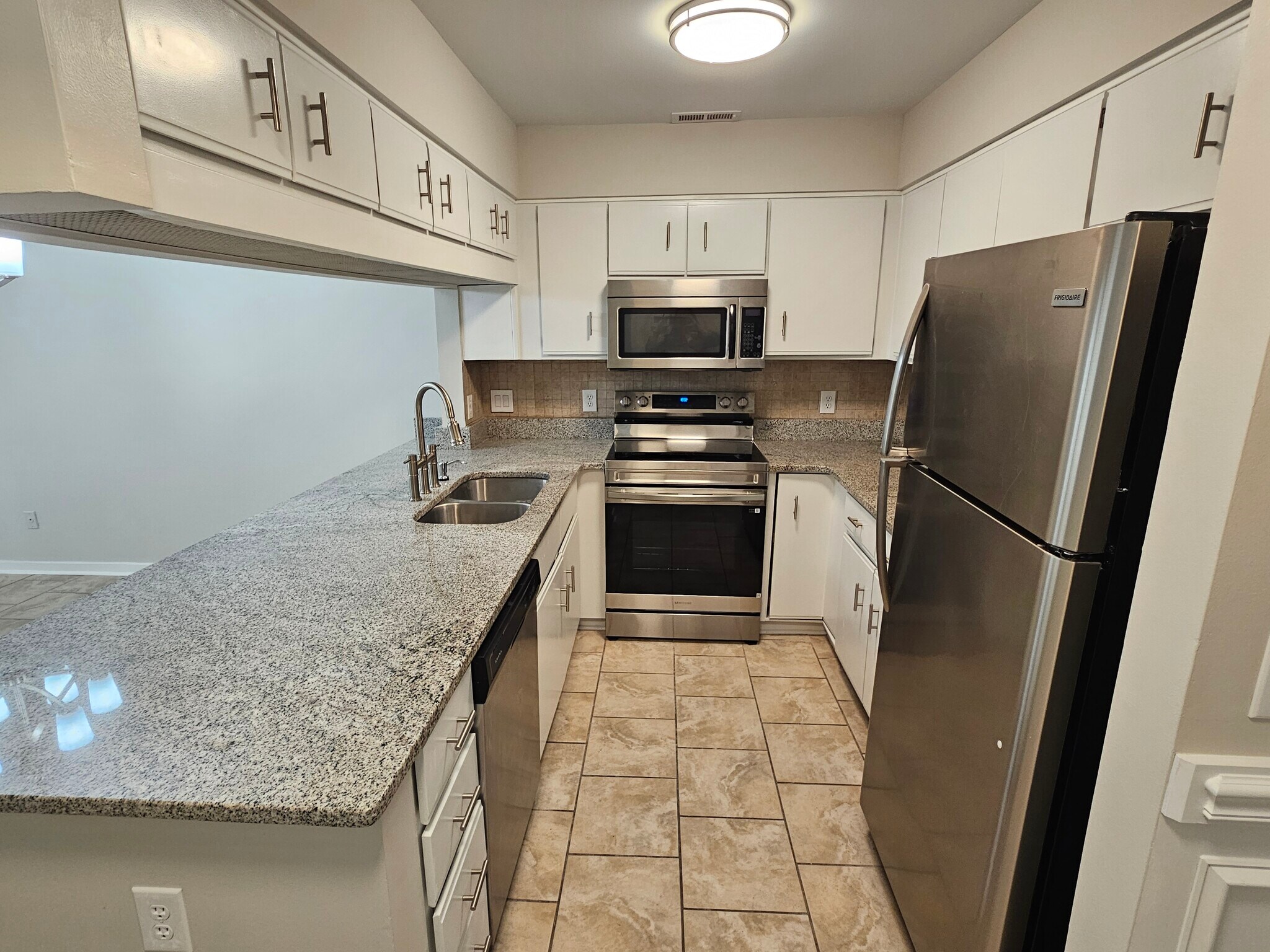 Building Photo - 1507 Military Cutoff Rd