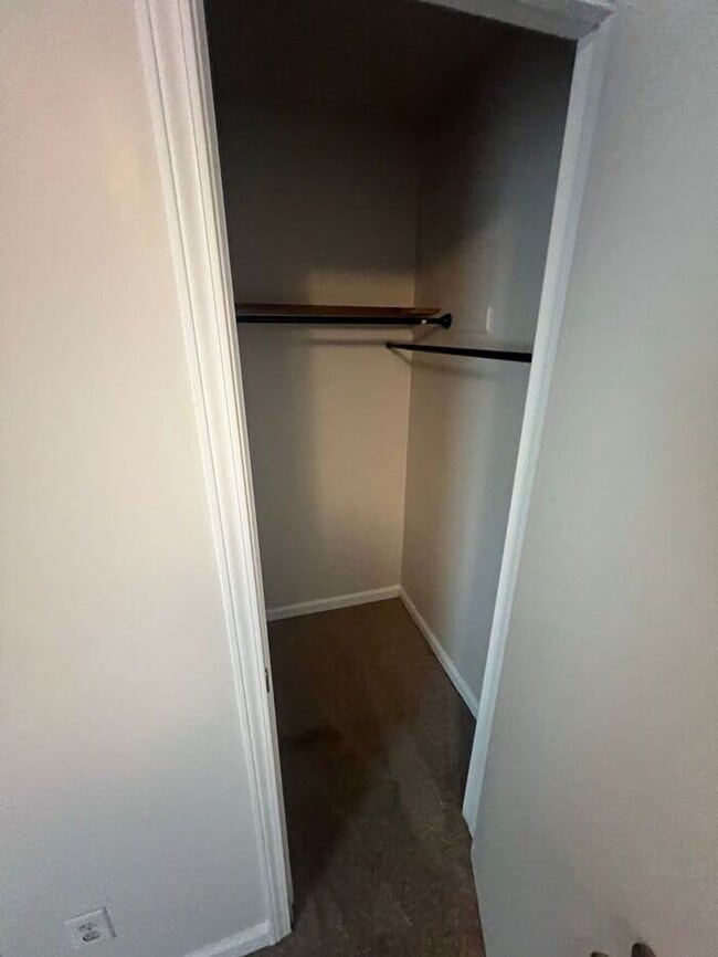 Building Photo - Beautiful 2 bedroom 2 bathroom ranch duplex Now Ready!
