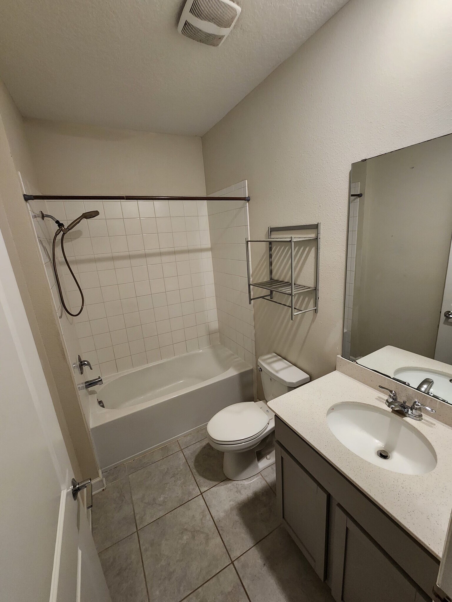 Building Photo - 741 Simone Ct