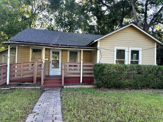 Building Photo - 1308 N San Jacinto St