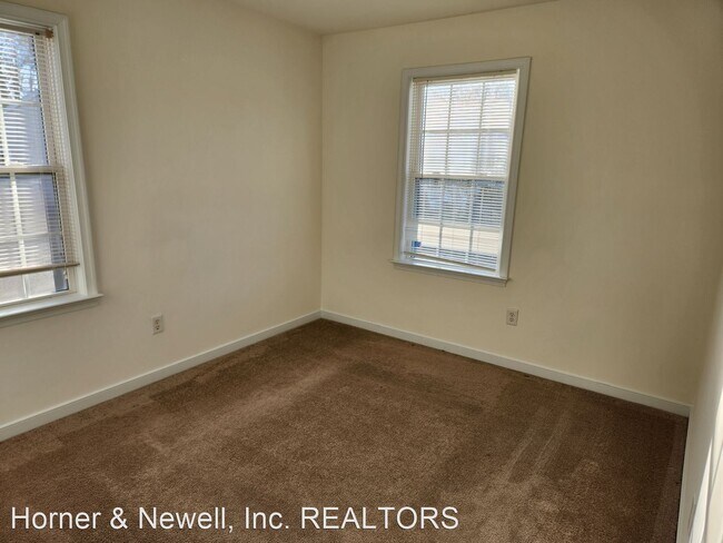 Building Photo - 4 br, 2.5 bath House - 3315 Clearview Court