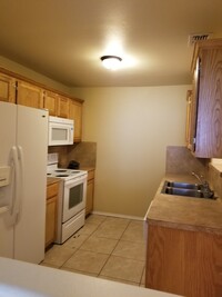 Building Photo - 20413 Oak Hollow Ln
