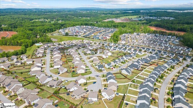 Building Photo - 906 Deephallow Pl