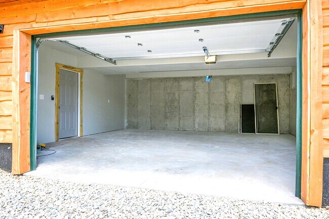 Building Photo - 132 Pauls Ln