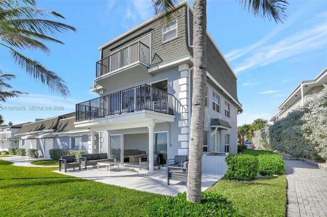 Building Photo - 1194 Hillsboro Mile