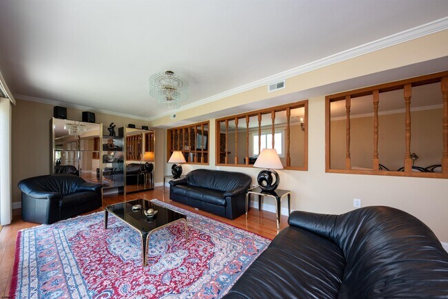 Building Photo - 3201 Bayland Dr
