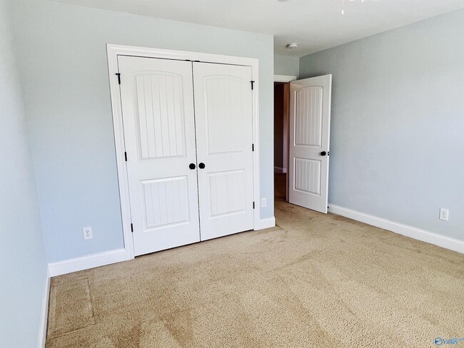 Building Photo - 104 Woodvale Dr