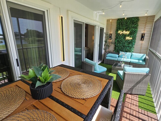 Building Photo - Gorgeous Seasonal Short-Term 2 Bedroom 2 Bathroom 2nd Floor Condo with Golf Transfer at Farmingto...