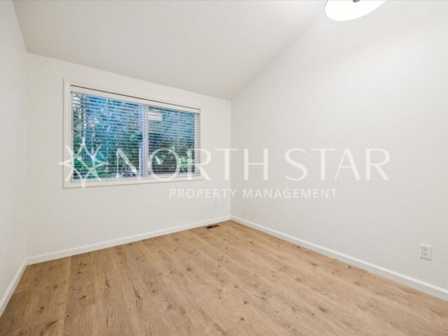 Building Photo - Lake Oswego Home for Lease – Fully Remodeled