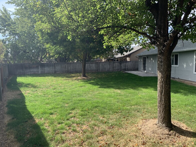 Backyard - 2521 E Apricot Dr