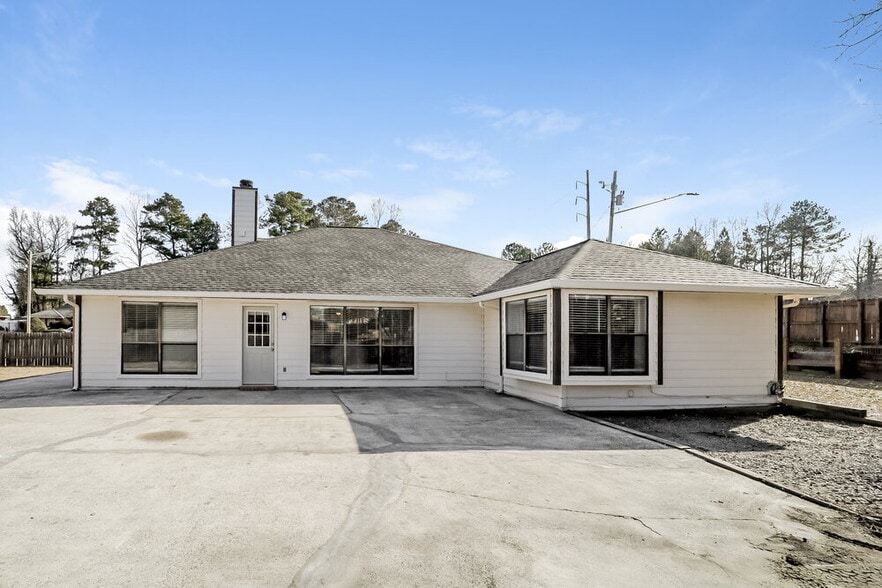 Building Photo - 7049 Ivy Pointe Row