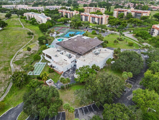 Building Photo - 7021 Environ Blvd
