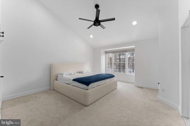 Building Photo - 11433 Heritage Oak Ct