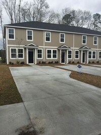 Building Photo - 3BR  2.5BA TOWNHOME