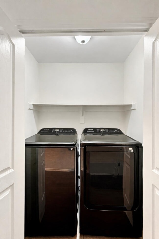 Building Photo - 5714 Montevista Dr