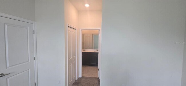 Building Photo - 212 Bergamot Lp