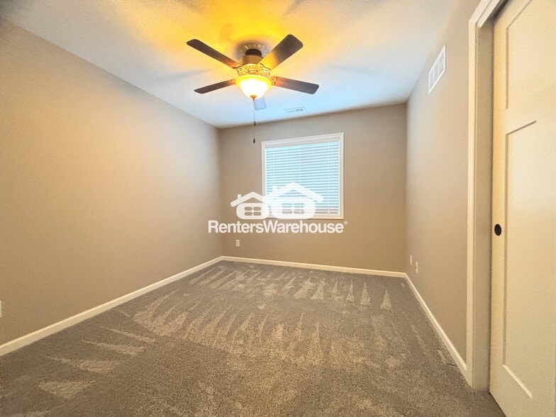 Building Photo - 20 NE Badger Ln