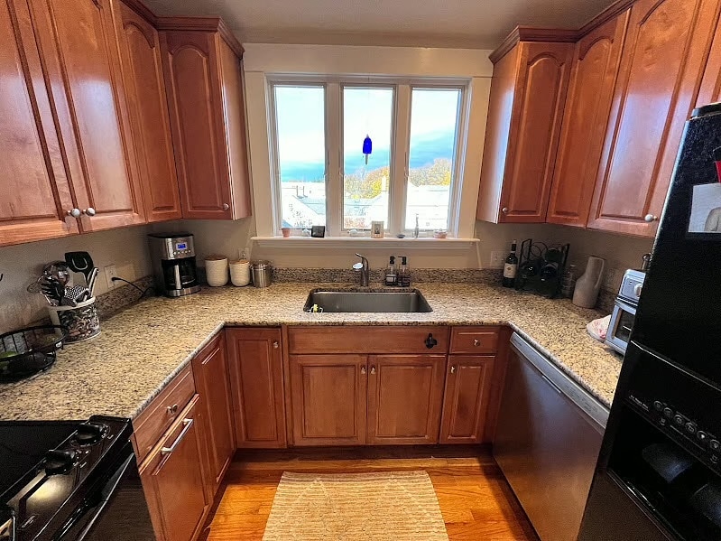 Building Photo - 127 Dodge St