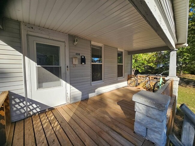 Building Photo - 408 E Jackson St