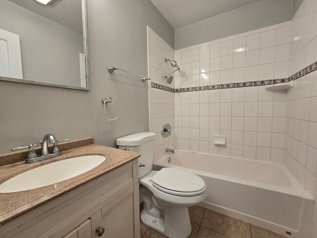 Building Photo - 6 bed house on Tipton Available!