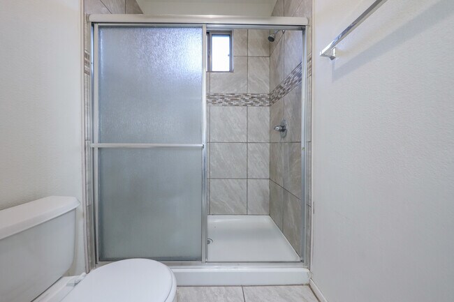 Building Photo - 2927 N Cardell Cir