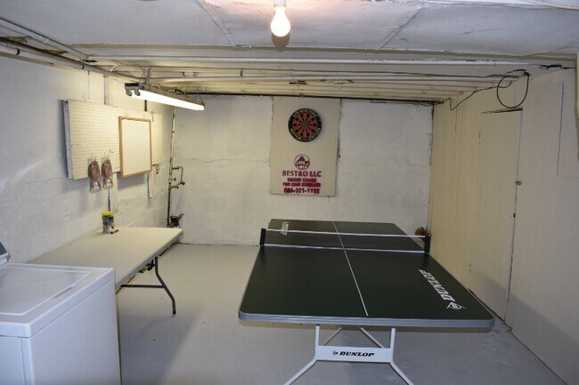 Building Photo - 1016 S University Ave