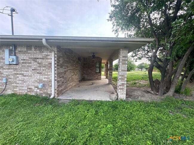 Building Photo - 2311 Old FM 440 Rd