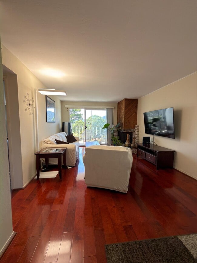 Building Photo - 173 Lower Via Casitas