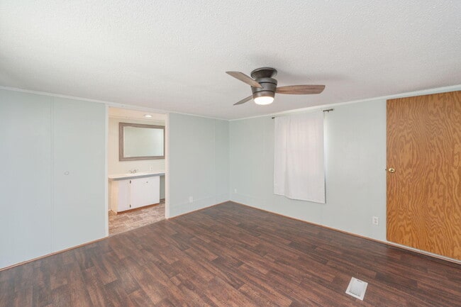 Building Photo - 2725 FL-83
