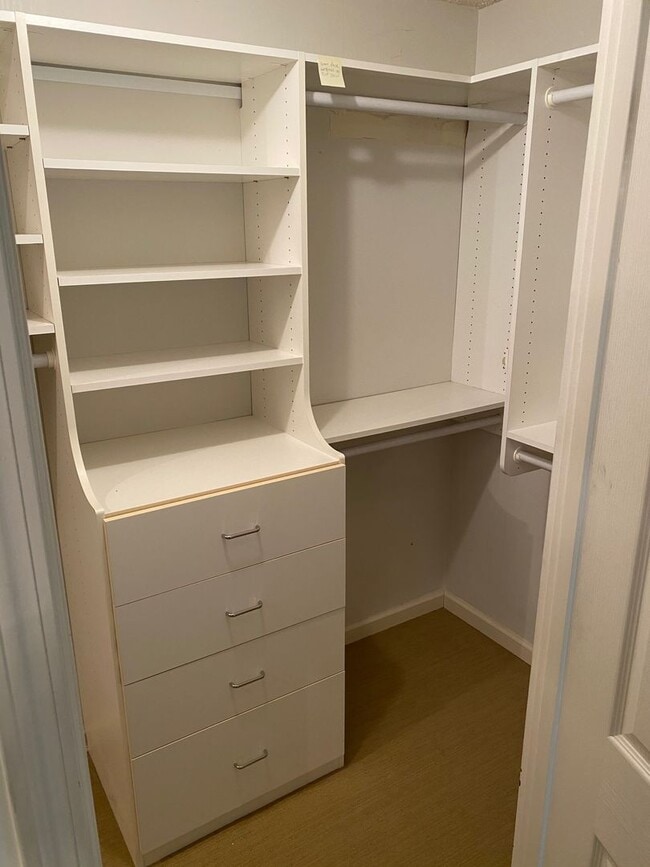 Building Photo - Beautiful Gigantic Condo in Beverly Hills!!!