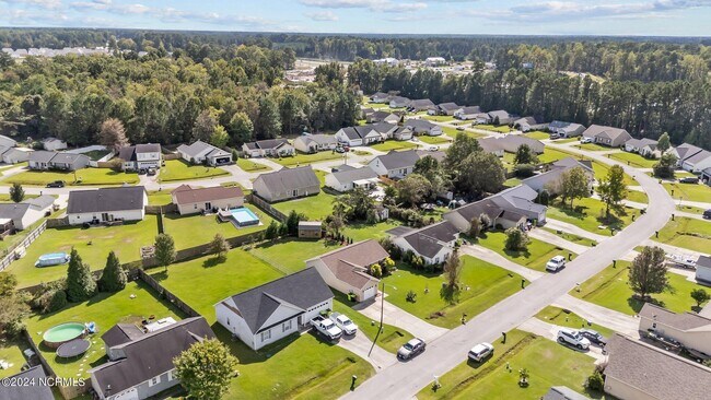 Building Photo - 131 Oakley Dr